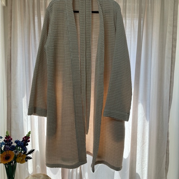 Parachute Cream Waffle Robe - Picture 3 of 5